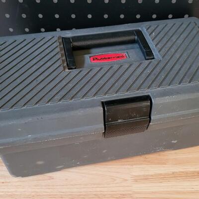 Lot 211: RUBBERMAID Toolbox w/ Tray Insert