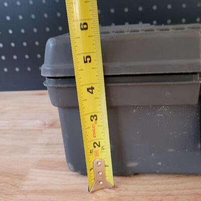 Lot 211: RUBBERMAID Toolbox w/ Tray Insert