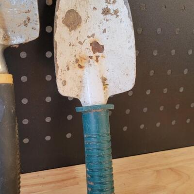 Lot 213: (2) Garden Digger Spade Tools