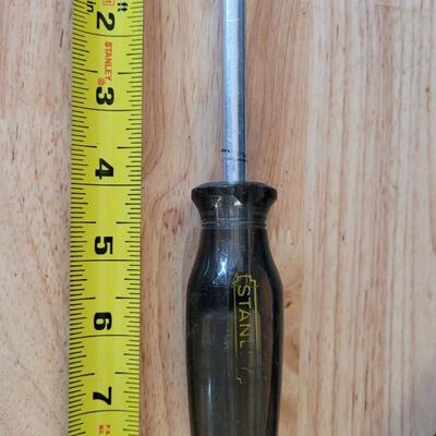 Lot 219: (3) Assorted Vintage STANLEY Screwdrivers