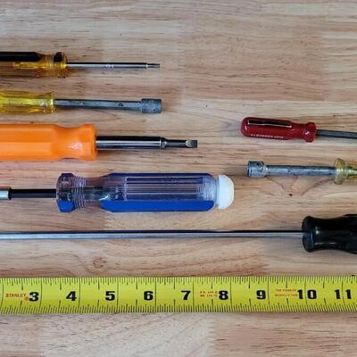Lot 220: Assortment of Screwdrivers 