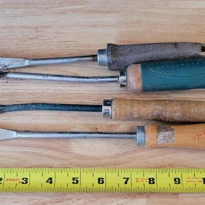 Lot 223: (4) Garden Root Digger Tools 