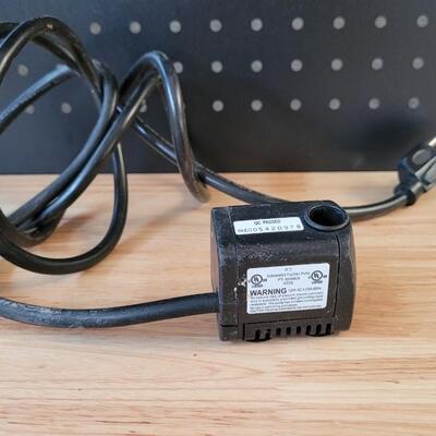 Lot 226: Small Fountain Pump (Works)