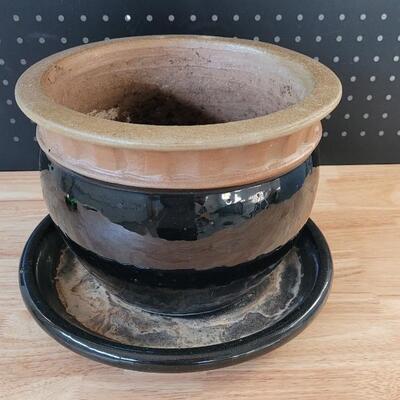 Lot 231: Garden Flower Pot with Base