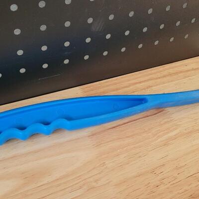 Lot 236: Ball Toss Dog Toy 