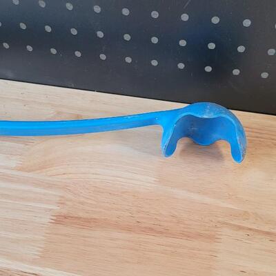 Lot 236: Ball Toss Dog Toy 
