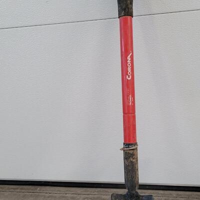 Lot 245: CORONA 27" Trowel