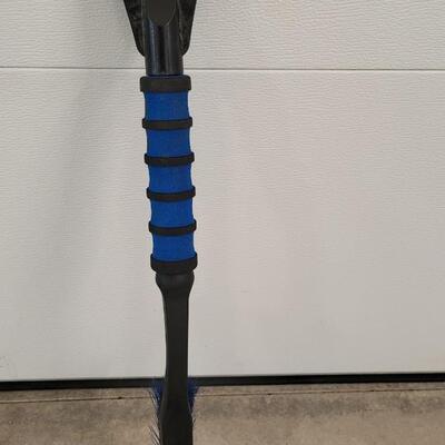 Lot 246: Winter Ice/Snow Scraper Brush 