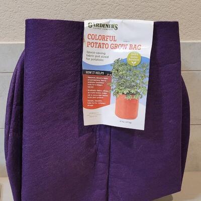 Lot 253: New 18" x 18" Purple Potato Grow Bag