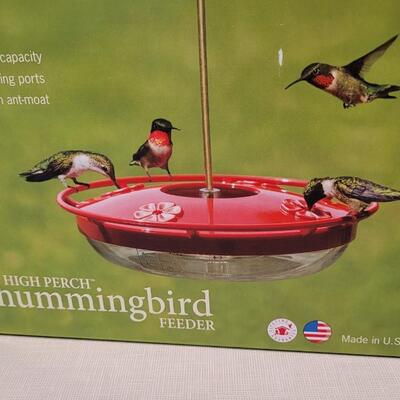 Lot 254: New in Box Hummingbird Feeder Kit 