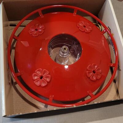 Lot 254: New in Box Hummingbird Feeder Kit 