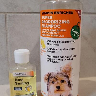 Lot 259: Hand Sanitizer Travel Size 75% + Deodorizing Dog Shampoo 80%