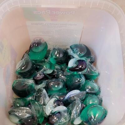 Lot 260: 1/2 Full POWER PACS Laundry Detergent Bucket + New XXL Storage Bag