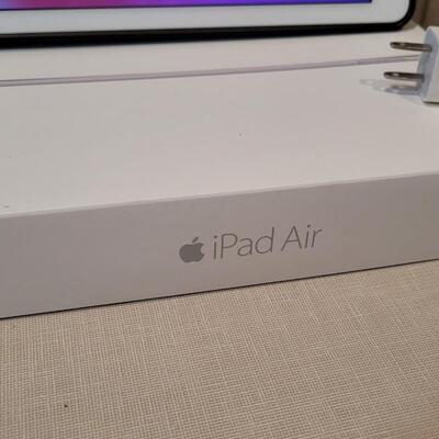 Lot 263: CLEARED Apple iPad AIR Works w/ Case and Charger (No Apple ID Associated)