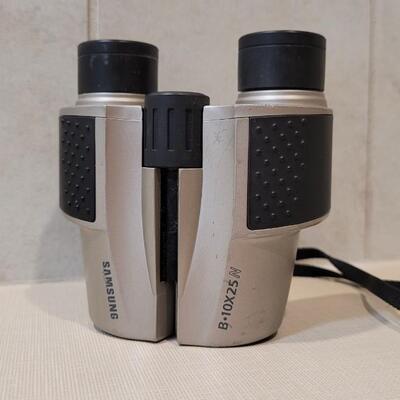 Lot 268: Binoculars by SAMSUNG B 10X25N
