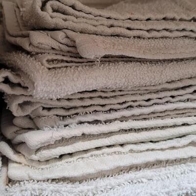 Lot 275: Assortment of Cleaning Hand Towels
