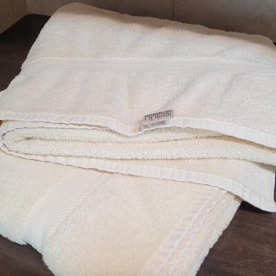 Lot 276: Assortment of Used Towels 