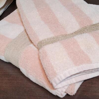 Lot 276: Assortment of Used Towels 