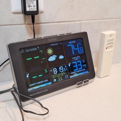 Lot 277: LA CROSS Wireless Weather Center w/ Sensor