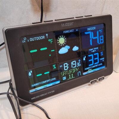 Lot 277: LA CROSS Wireless Weather Center w/ Sensor