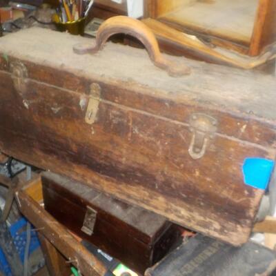 Antique Wood tool carrier w/ handle.