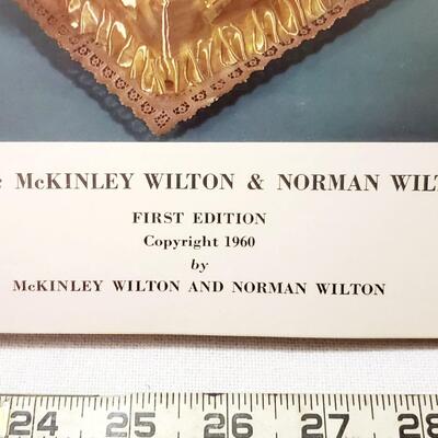 FIRST EDITION 1960S WILTON CAKING DECORATING BOOK 