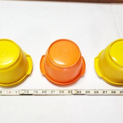 SET OF 3 RETRO TUPPERWARE CONTAINERS 