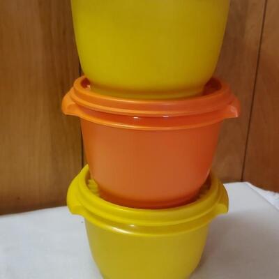 SET OF 3 RETRO TUPPERWARE CONTAINERS 