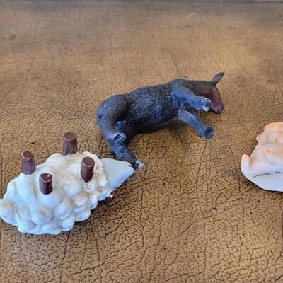 Lot 292: Small Animal Lot (sheep is Ceramic, the others are composite/plastic)