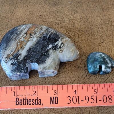 Lot 293: (2) Stone Zuni Bears