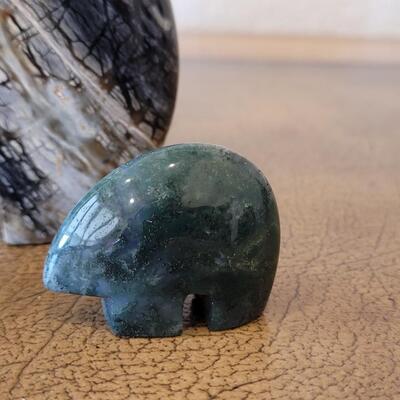 Lot 293: (2) Stone Zuni Bears