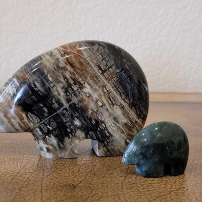 Lot 293: (2) Stone Zuni Bears