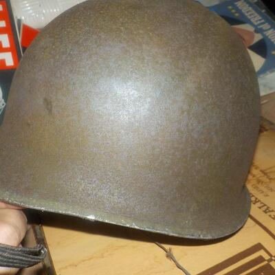 World War 2 Military Helmet / no liner.