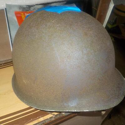 World War 2 Military Helmet / no liner.