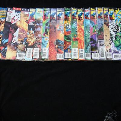 Captain Marvel Lot containing 17 issues. (1999,Marvel)  9.0 VF/NM