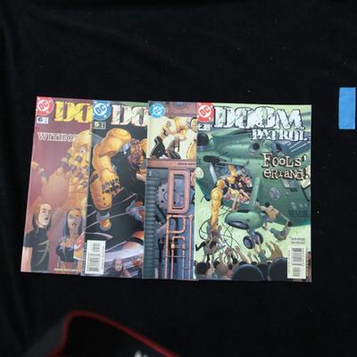 Doom Patrol Lot containing 4 issues. (2001,DC)  9.0 VF/NM