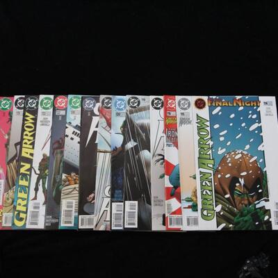 Green Arrow Lot containing 15 issues. (1996,DC)  8.5 VF+