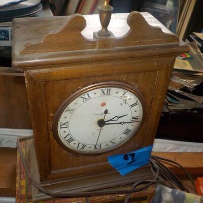 G.E. Table Clock / 110 voltage.