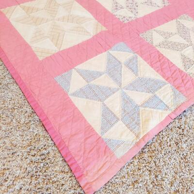 GORGEOUS ANTIQUE HAND STITCHED PINK QUILT 