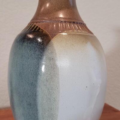 Lot 332: Fine Art Pottery Vase (shows damage at top) 