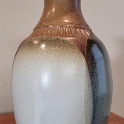 Lot 332: Fine Art Pottery Vase (shows damage at top) 