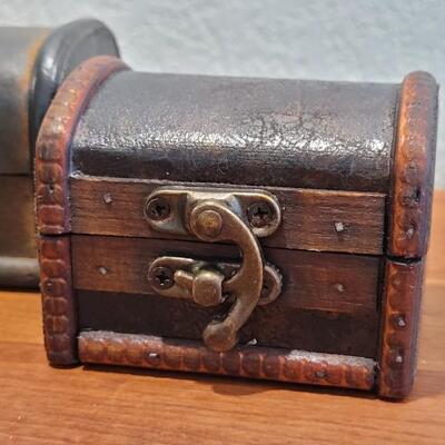 Lot 337: Small Trinket Storage Chest Boxes