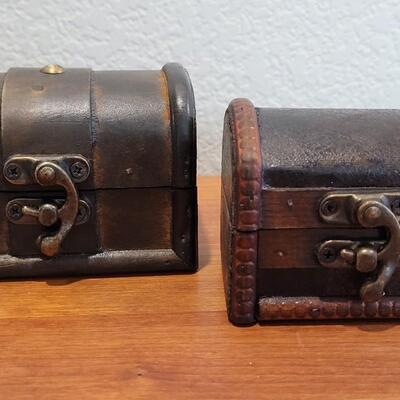 Lot 337: Small Trinket Storage Chest Boxes