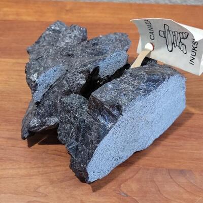 Lot 338: Vintage CANADA INUKSHUK Art Figure