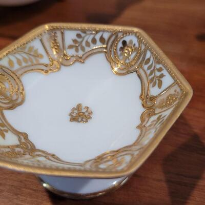 Lot 341: Vintage Fine China Collectibles Bundle 