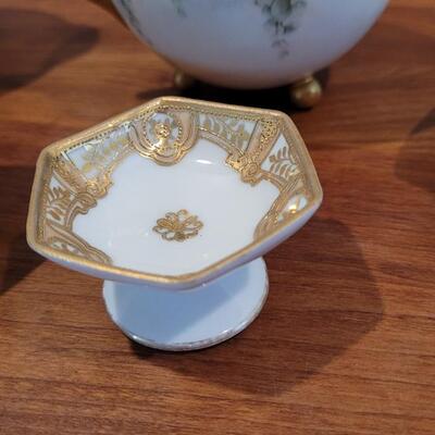 Lot 341: Vintage Fine China Collectibles Bundle 