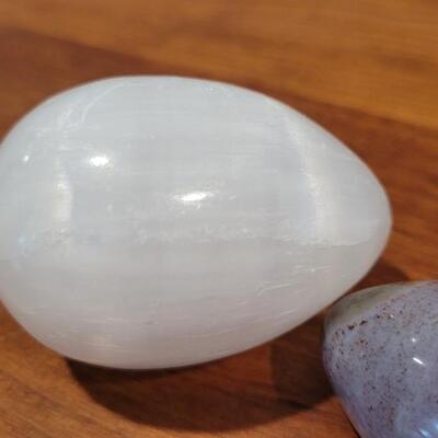 Lot 342: (2) Small Decorative Marble Egg Paperweights