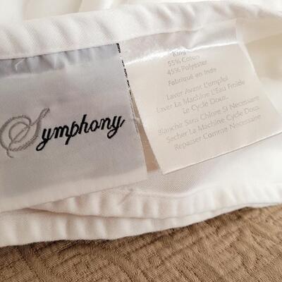 Lot 349: King Size Pillow, Sheet & Bedspread Set
