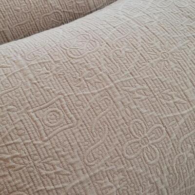 Lot 349: King Size Pillow, Sheet & Bedspread Set