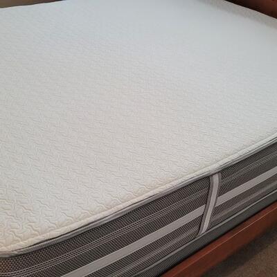 Lot 351: California King Size Bed includes mattress set